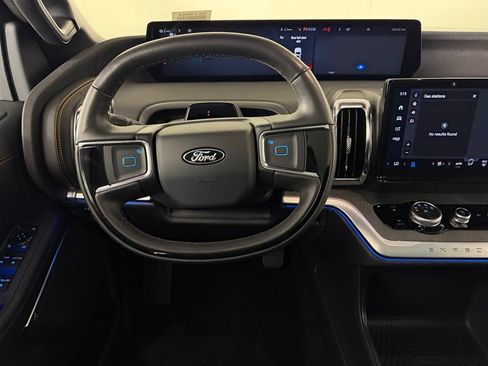 Used 2025 Ford Expedition Tremor AWD/4WD image 13