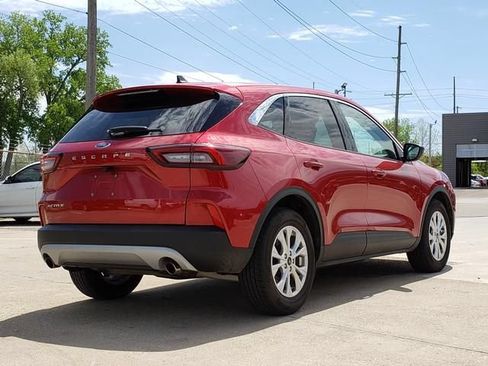 Used 2023 Ford Escape Active w/ Cold Weather Package FWD image 4