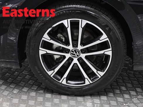 Used 2025 Volkswagen Jetta Sport FWD image 31