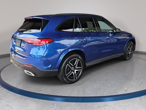 Used 2024 Mercedes-Benz GLC 300 4MATIC image 5