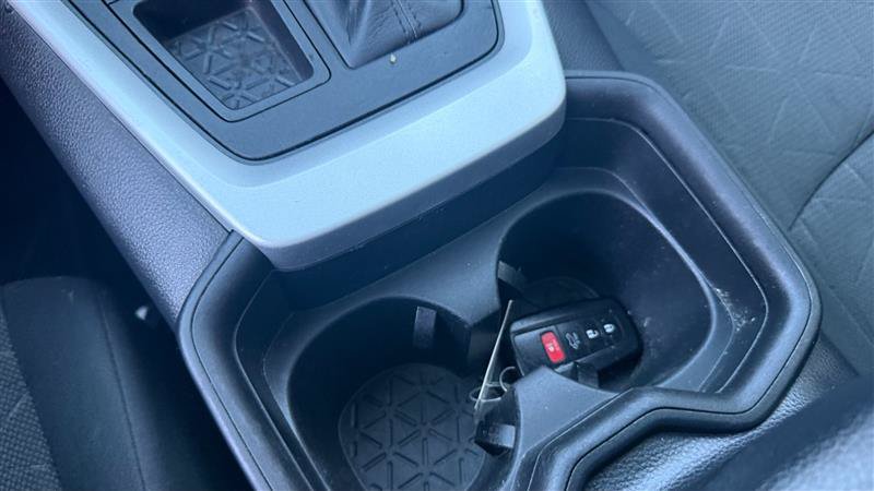 Used 2020 Toyota RAV4 XLE w/ Convenience Package FWD image 33