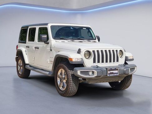 Used 2020 Jeep Wrangler Unlimited Sahara AWD/4WD image 3