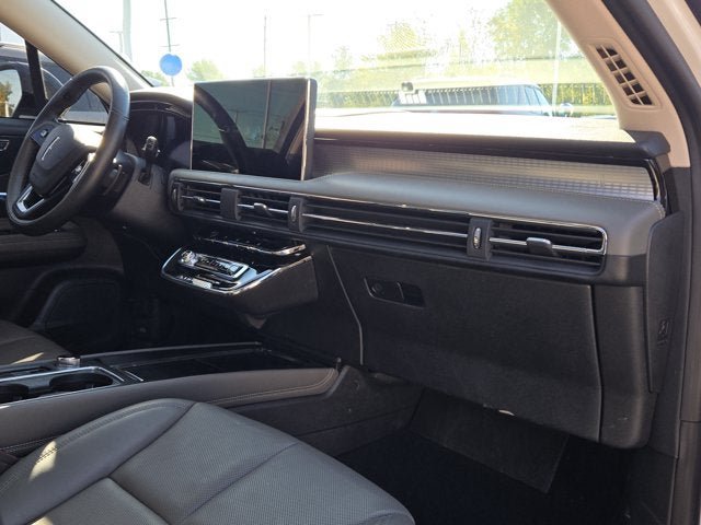Used 2024 Lincoln Corsair Reserve w/ Equipment Group 201A AWD/4WD image 5