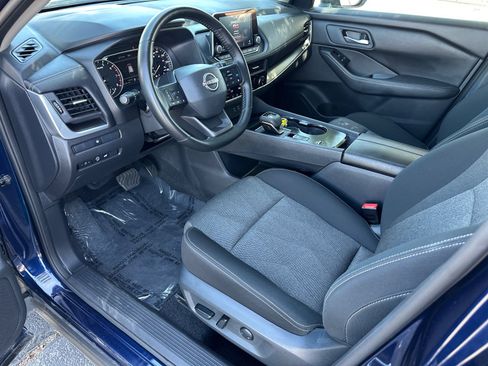 Used 2025 Nissan Rogue SV FWD image 12