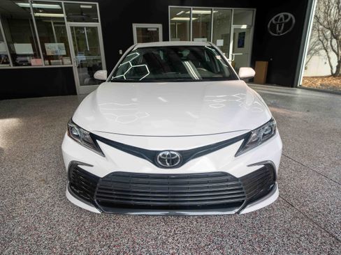 Used 2024 Toyota Camry LE image 6