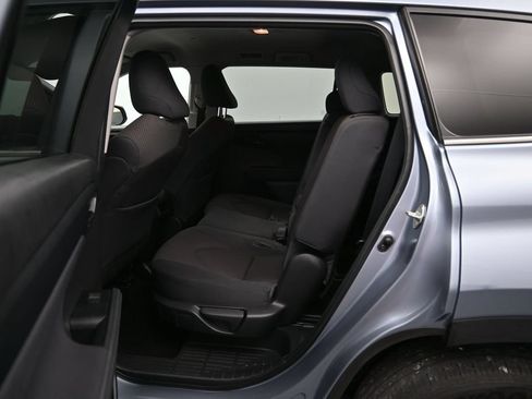 Used 2023 Toyota Highlander LE AWD/4WD image 21