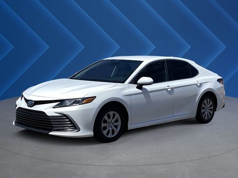 Used 2022 Toyota Camry LE FWD image 7
