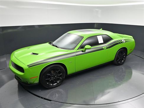 Used 2017 Dodge Challenger GT w/ GT Interior Package AWD/4WD image 18