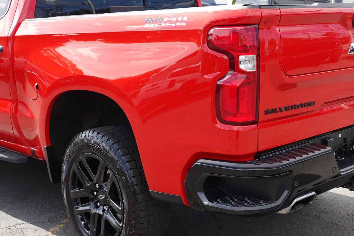 Used 2022 Chevrolet Silverado 1500 LT Trail Boss w/ LT Trail Boss Premium Package AWD/4WD image 11