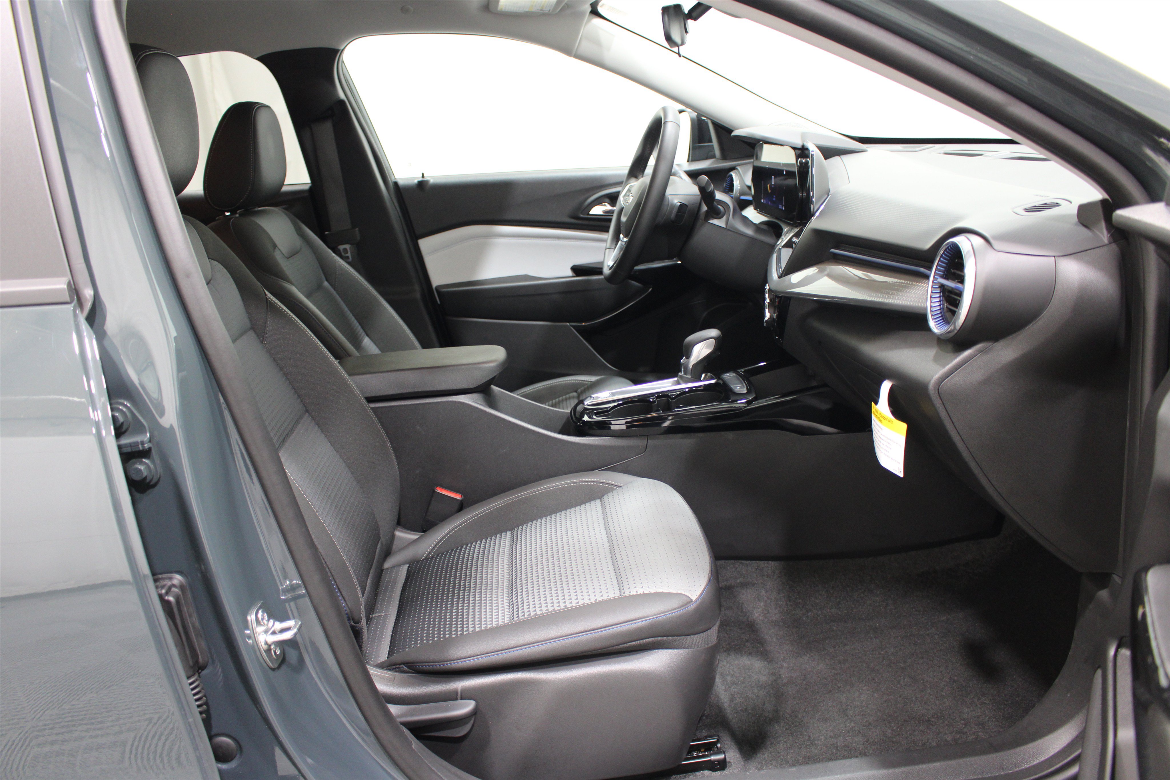 New 2026 Chevrolet Trax LT w/ Driver Confidence Package FWD image 25