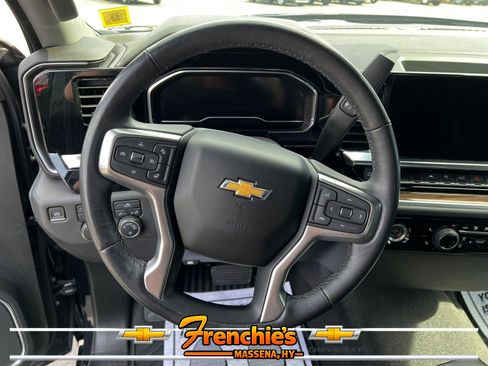 Used 2022 Chevrolet Silverado 1500 LT AWD/4WD image 12