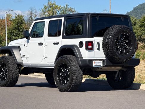 Used 2021 Jeep Wrangler Unlimited Sport AWD/4WD image 5