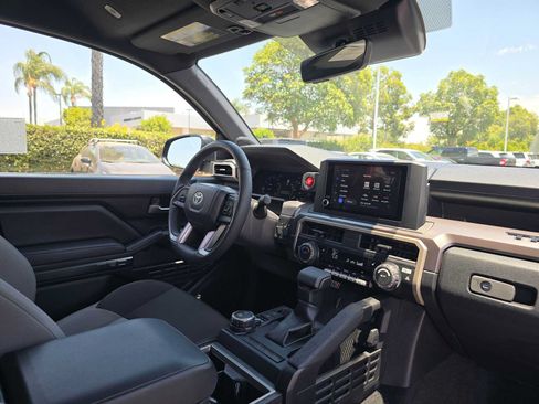 Used 2025 Toyota Tacoma TRD Sport w/ TRD Sport Upgrade Package AWD/4WD image 11