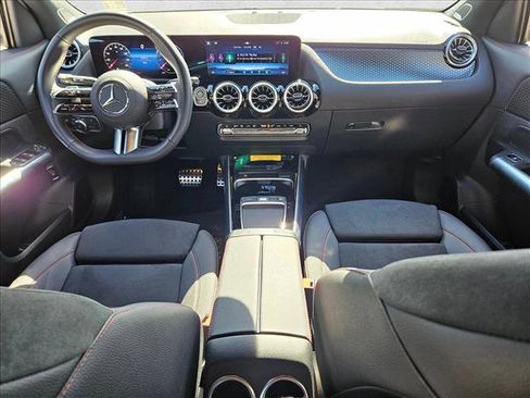 Used 2025 Mercedes-Benz GLA 250 image 15