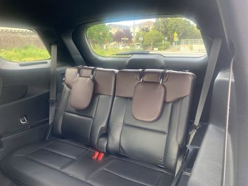 Used 2023 Ford Explorer Platinum w/ Technology Package image 12