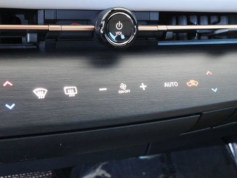 Used 2024 Nissan Ariya AWD image 19