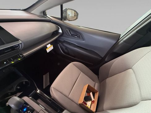 New 2026 Toyota Prius LE FWD image 21
