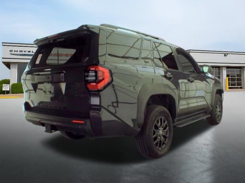 Used 2025 Toyota 4Runner SR5 AWD/4WD image 6