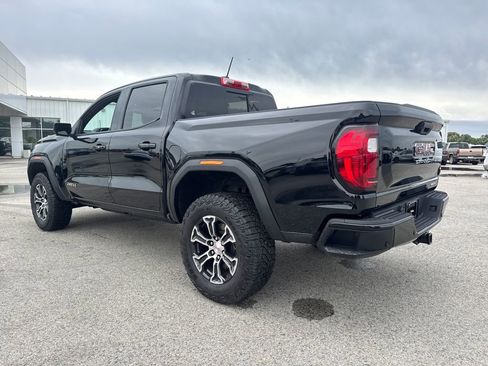 Used 2024 GMC Canyon AT4 w/ AT4 Premium Package AWD/4WD image 4