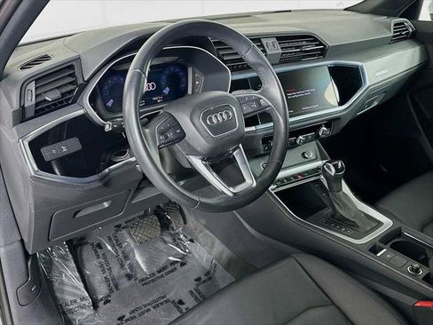 Certified 2023 Audi Q3 2.0T Premium w/ Convenience Package AWD/4WD image 9