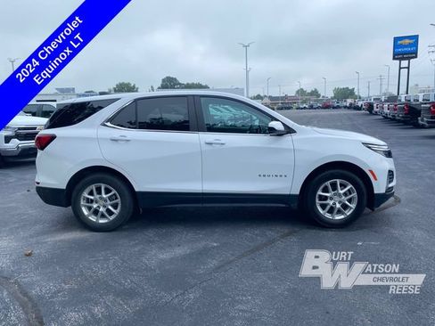 Used 2024 Chevrolet Equinox LT w/ LPO, Floor Liner Package FWD image 5