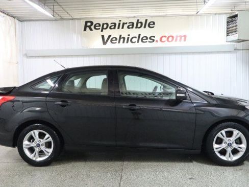 Used 2014 Ford Focus SE FWD image 4