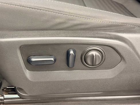 Used 2023 GMC Sierra 3500 SLE w/ SLE Convenience Package image 19