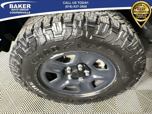 Used 2022 Jeep Wrangler Sport image 32