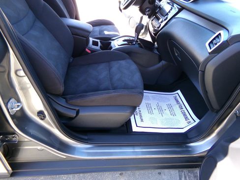 Used 2015 Nissan Rogue S image 25