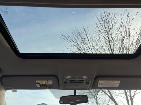 Used 2014 Toyota Highlander Limited image 9