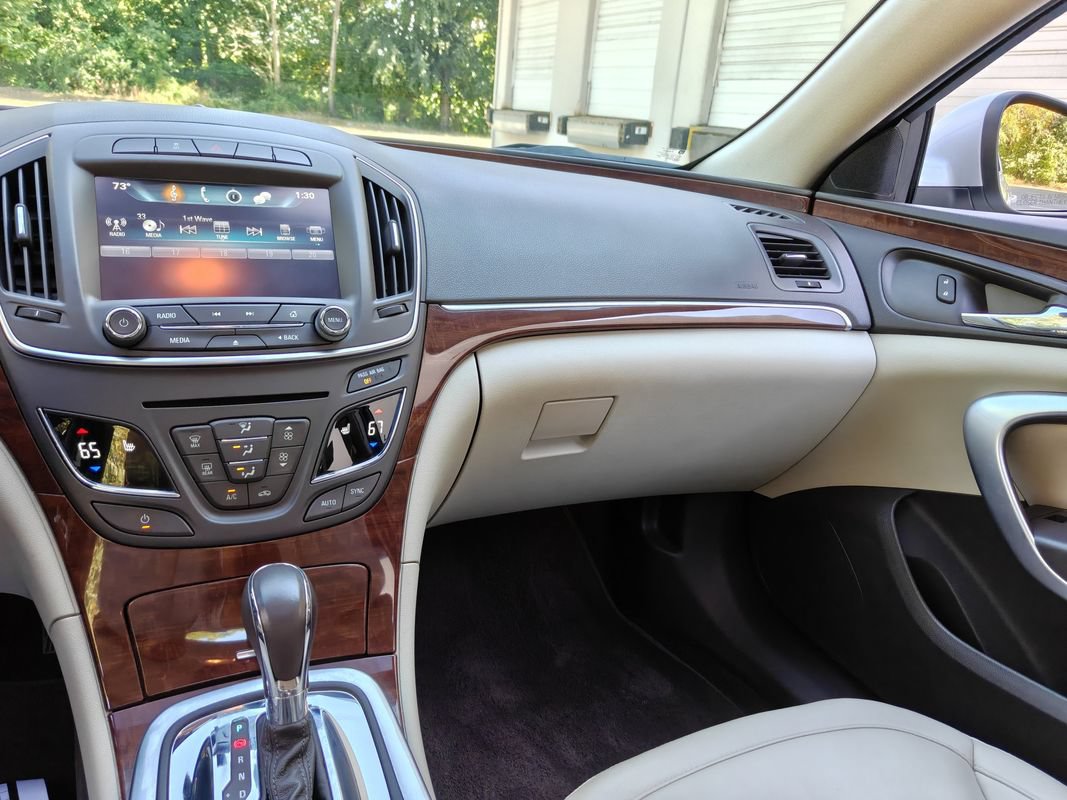 Used 2016 Buick Regal FWD image 18
