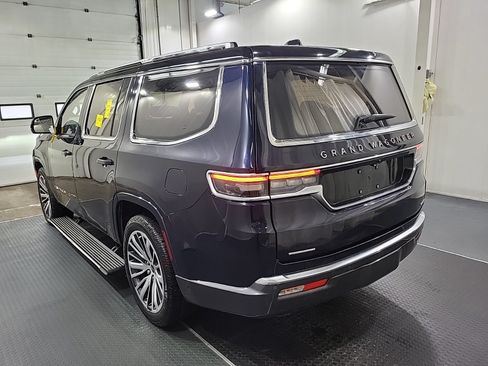 Used 2022 Jeep Grand Wagoneer Series III w/ Rear-Seat Entertainment Group AWD/4WD image 6
