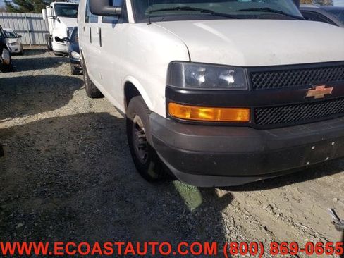 Used 2019 Chevrolet Express 2500 w/ Driver Convenience Package image 5