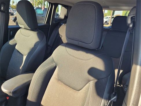 Used 2023 Jeep Renegade Latitude w/ Sun/Sound Group image 12