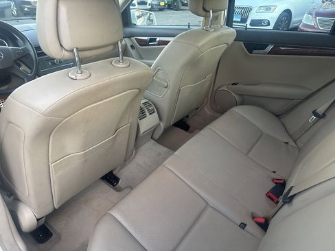 Used 2011 Mercedes-Benz C 300 4MATIC Sedan image 38