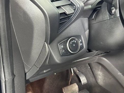 Used 2018 Ford Escape SE w/ Ford Safe & Smart Package FWD image 13