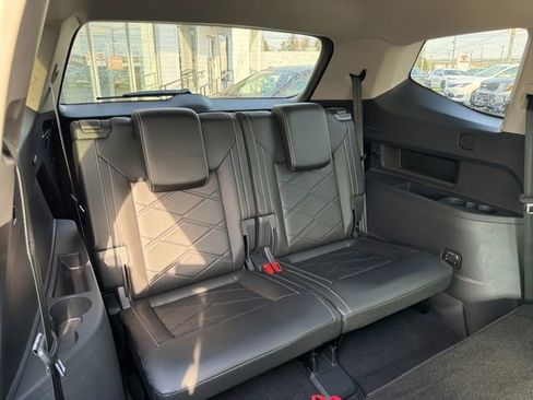 Used 2024 Volkswagen Atlas SE AWD/4WD image 18