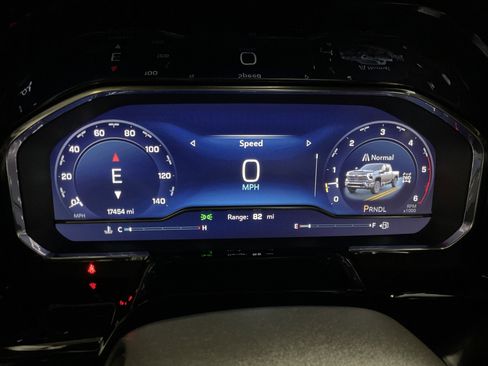 Used 2025 Chevrolet Silverado 3500 LT w/ Convenience Package image 14