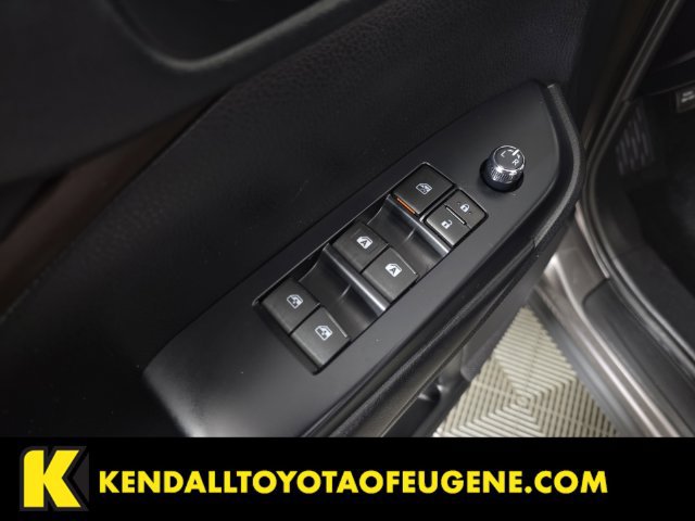 Used 2019 Toyota Highlander XLE AWD/4WD image 22