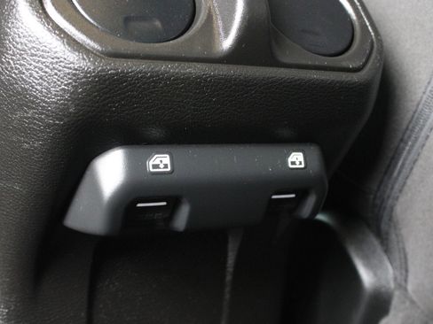 Used 2023 Jeep Gladiator Sport image 18