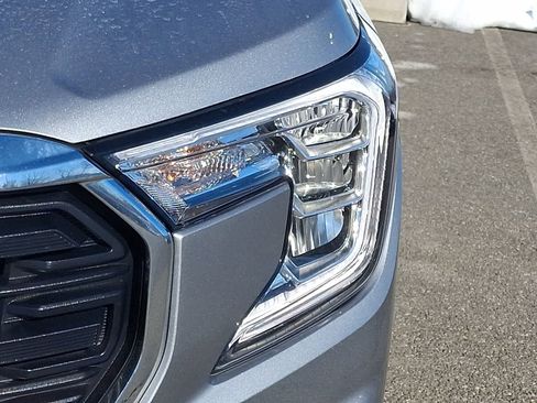 Used 2024 GMC Terrain SLE AWD/4WD image 9
