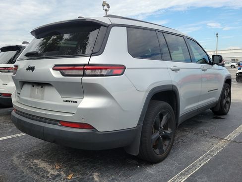 Used 2023 Jeep Grand Cherokee L Limited w/ Luxury Tech Group II AWD/4WD image 3