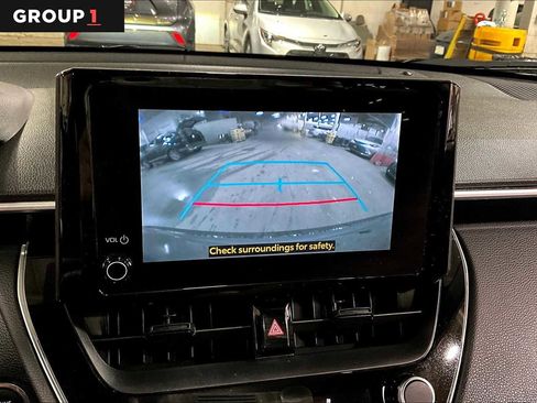 Used 2023 Toyota Corolla Cross LE w/ Moonroof Package image 27