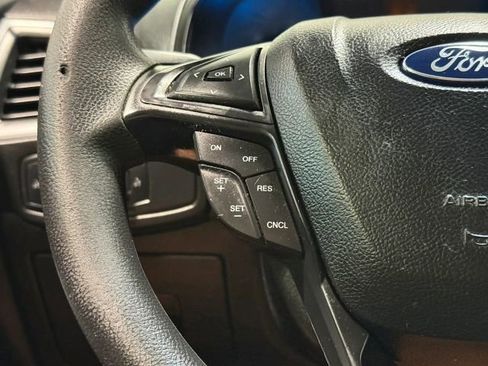 Used 2017 Ford Edge SE image 15