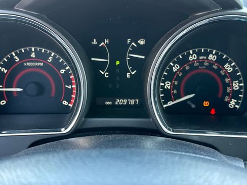 Used 2011 Toyota Highlander 2WD w/ Tech Pkg image 26