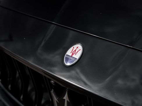 Used 2021 Maserati Quattroporte Trofeo image 8