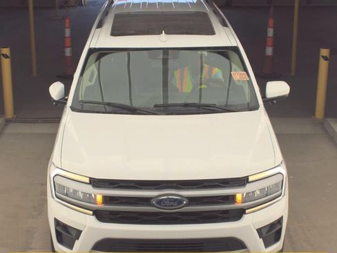 Used 2022 Ford Expedition Max XLT AWD/4WD image 2