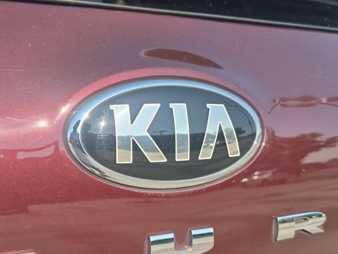 Used 2020 Kia Telluride LX FWD image 20