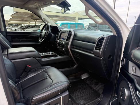 Used 2020 Ford Expedition Max Platinum AWD/4WD image 18