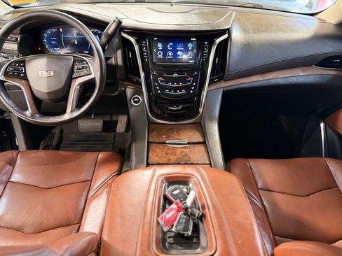 Used 2019 Cadillac Escalade ESV Premium Luxury w/ LPO, Radiant Package image 2